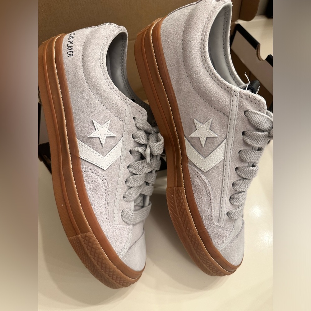 Women’s size 9 Converse Star Player Gray Suede